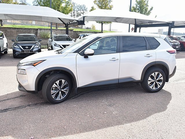 Used 2022 Nissan Rogue SV image 4