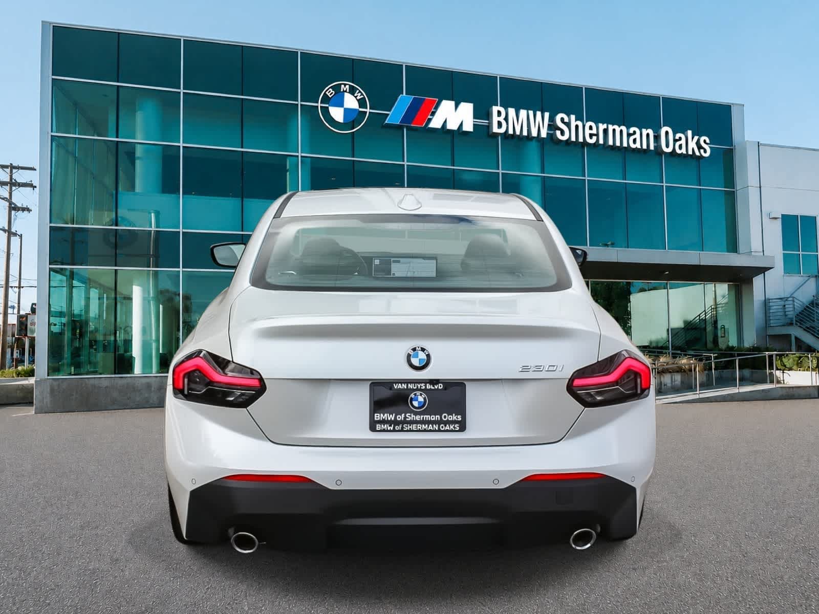 Used 2026 BMW 230i Coupe w/ Premium Package RWD image 5