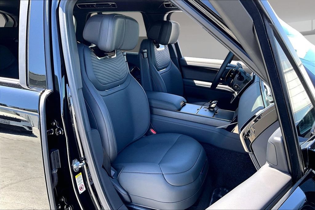 New 2026 Land Rover Range Rover SV AWD/4WD image 12