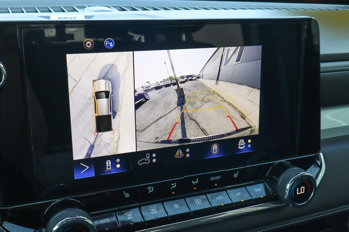 Used 2023 Chevrolet Colorado LT w/ LT Convenience Package II image 12