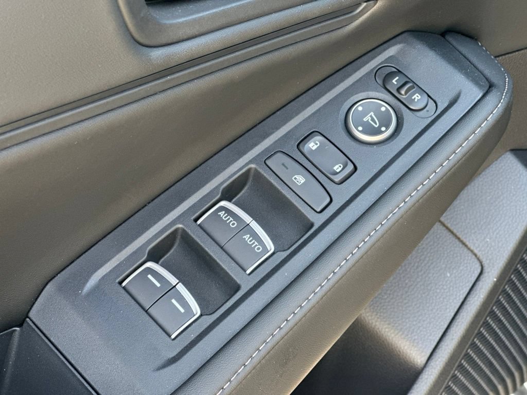Used 2025 Honda Accord Sport image 16