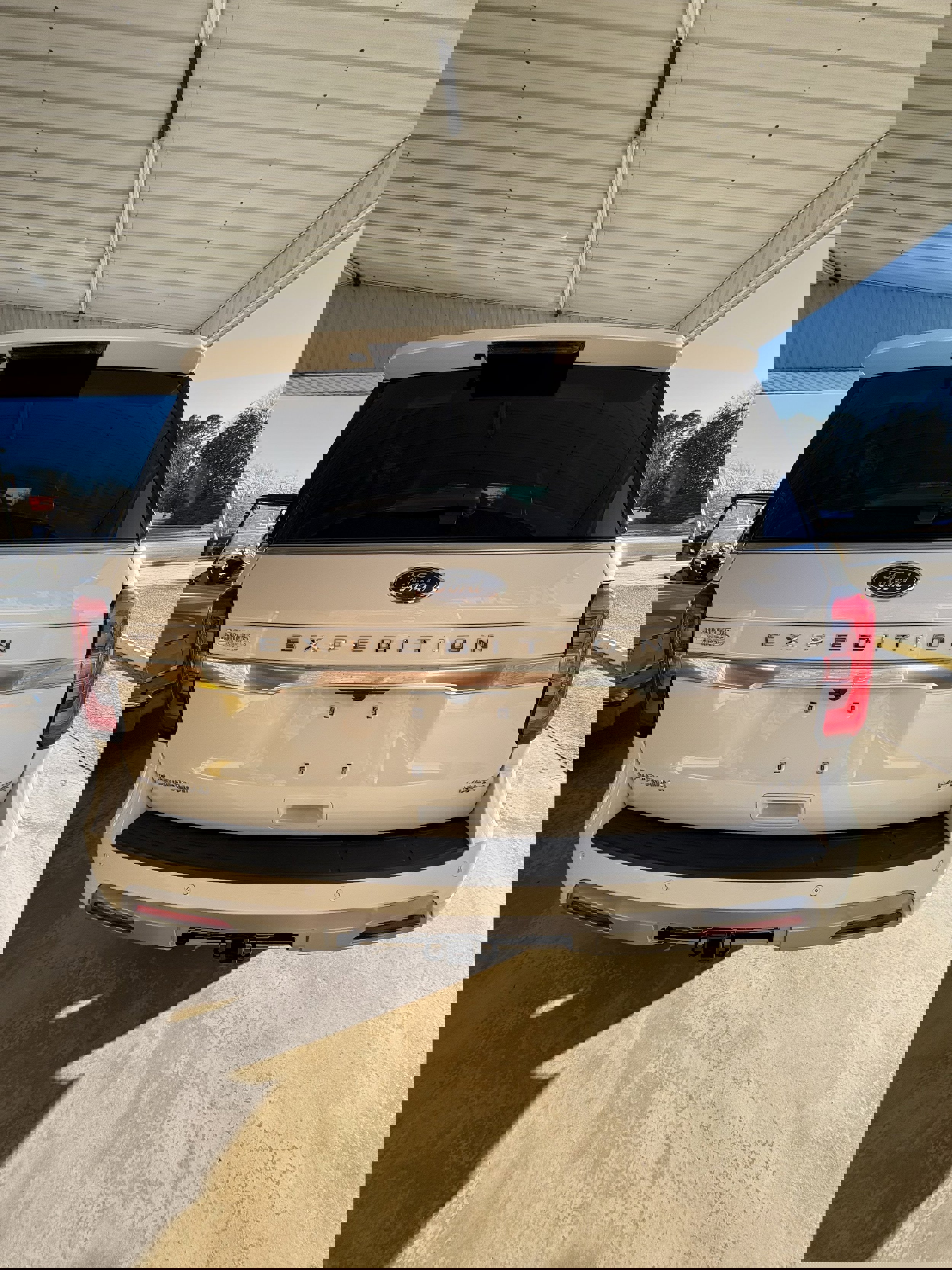 Used 2024 Ford Expedition Max Platinum AWD/4WD image 5