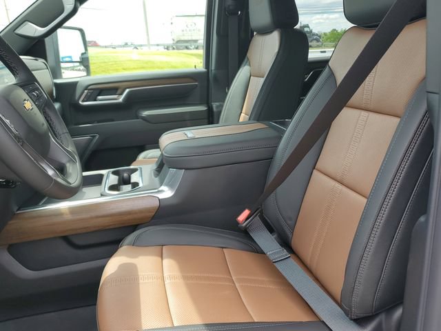 New 2026 Chevrolet Silverado 2500 High Country w/ Technology Package AWD/4WD image 17