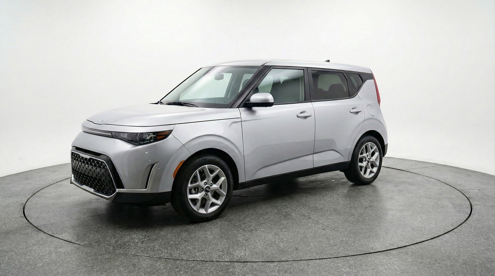 Used 2025 Kia Soul LX w/ LX Technology Package image 3