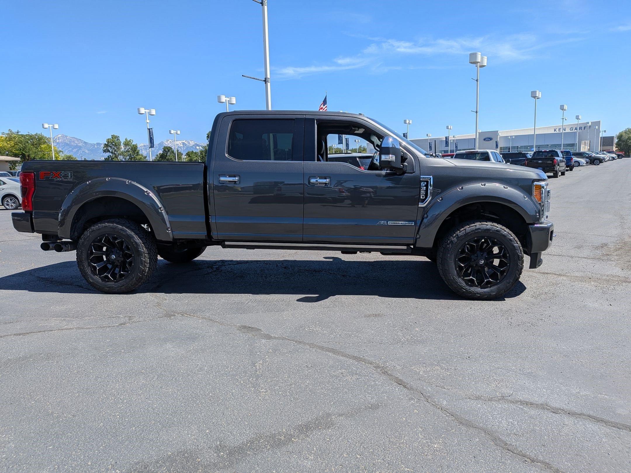 Used 2018 Ford F350 Platinum w/ Platinum Ultimate Package AWD/4WD image 2