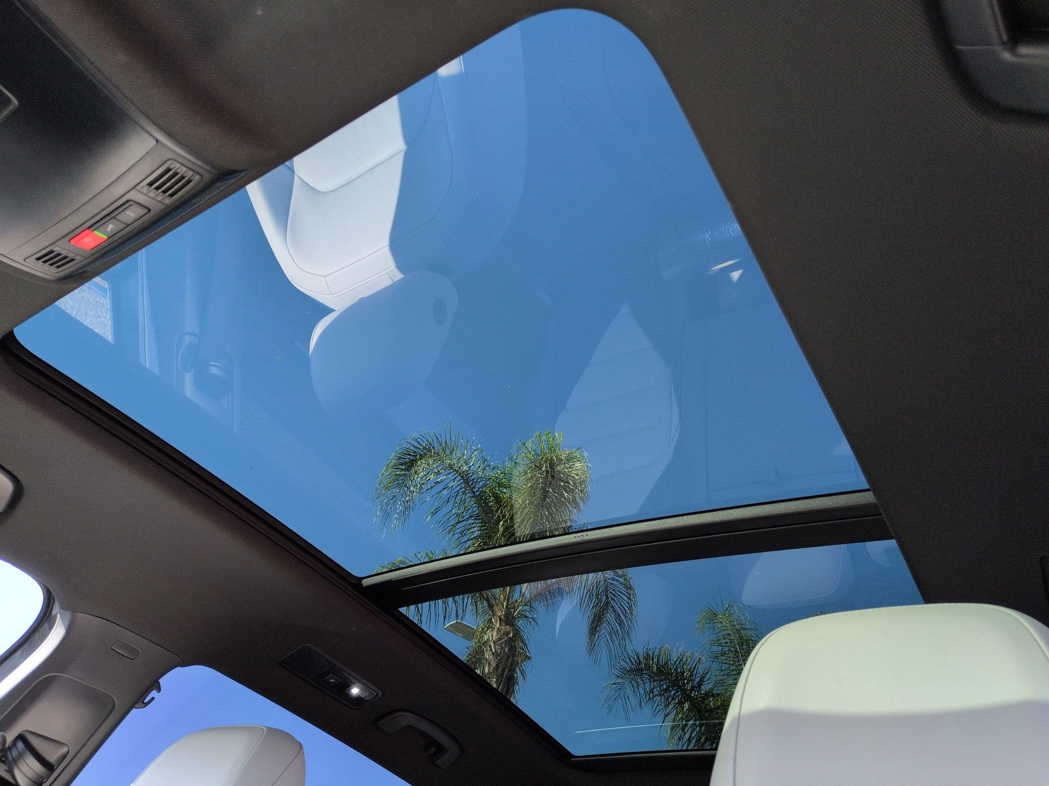 Used 2021 Volkswagen Tiguan SEL Premium R-Line w/ 3rd Row Seat Package image 25