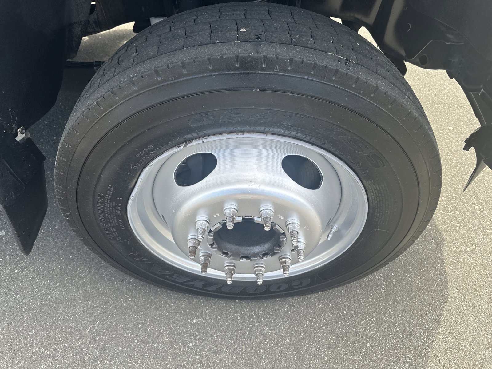 Used 2014 Ford F550 2WD Crew Cab Super Duty image 31