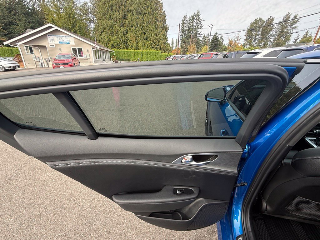 Used 2022 Kia Stinger GT1 AWD/4WD image 16
