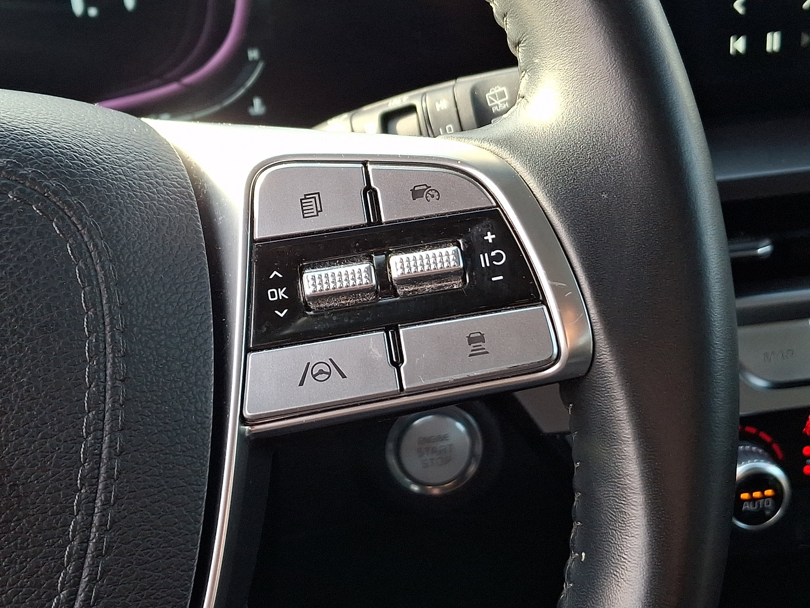 Used 2024 Kia Telluride LX AWD/4WD image 23