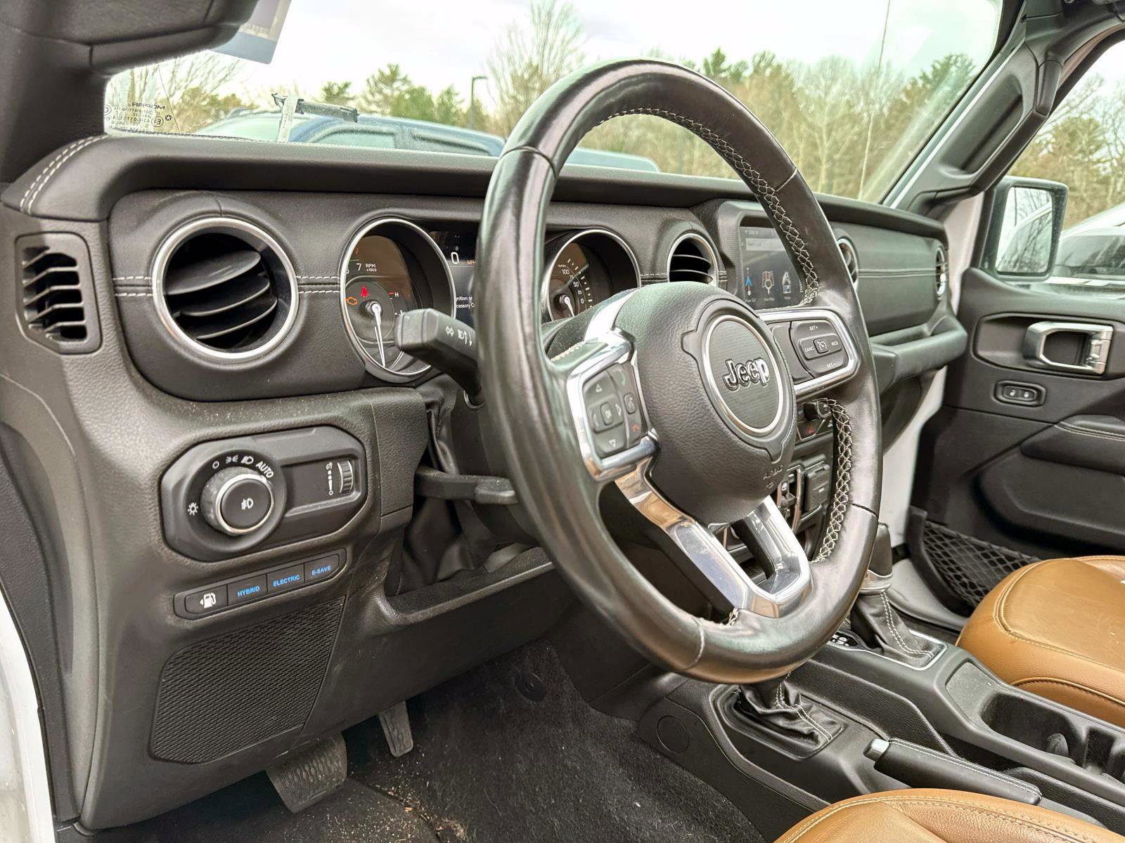 Used 2023 Jeep Wrangler Unlimited Sahara w/ Cold Weather Group image 7