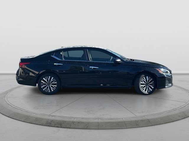 Certified 2024 Nissan Altima 2.5 SV image 3