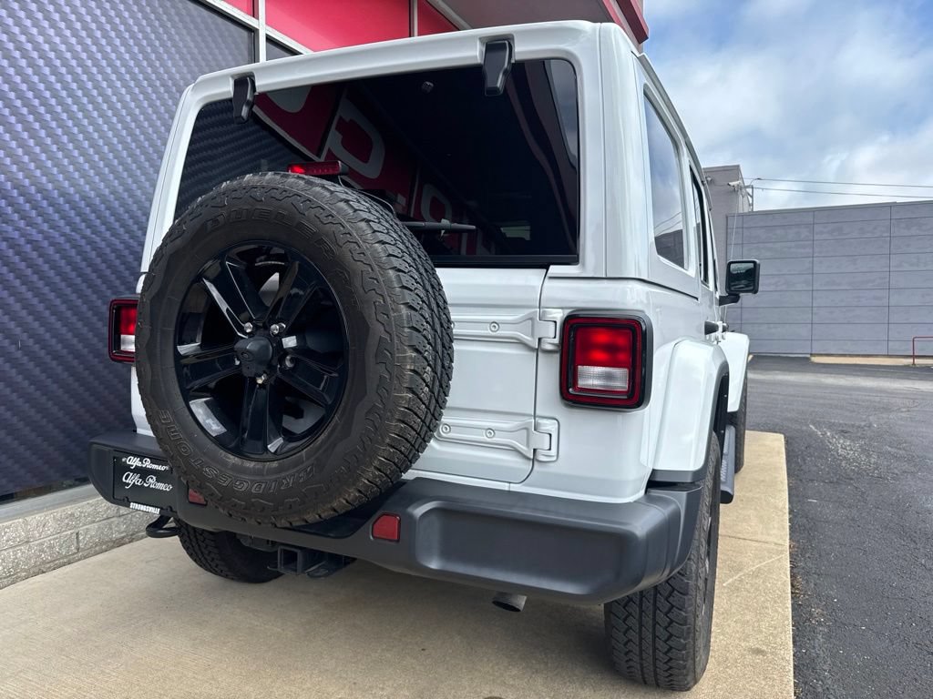 Used 2023 Jeep Wrangler Unlimited Sahara AWD/4WD image 7