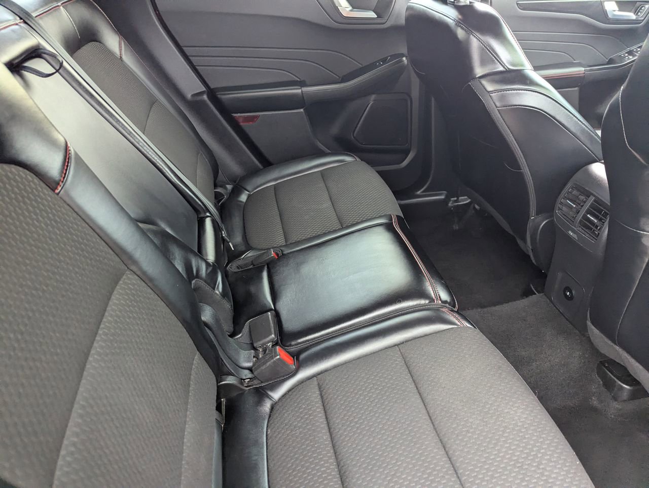 Used 2024 Ford Escape ST-Line AWD/4WD image 14