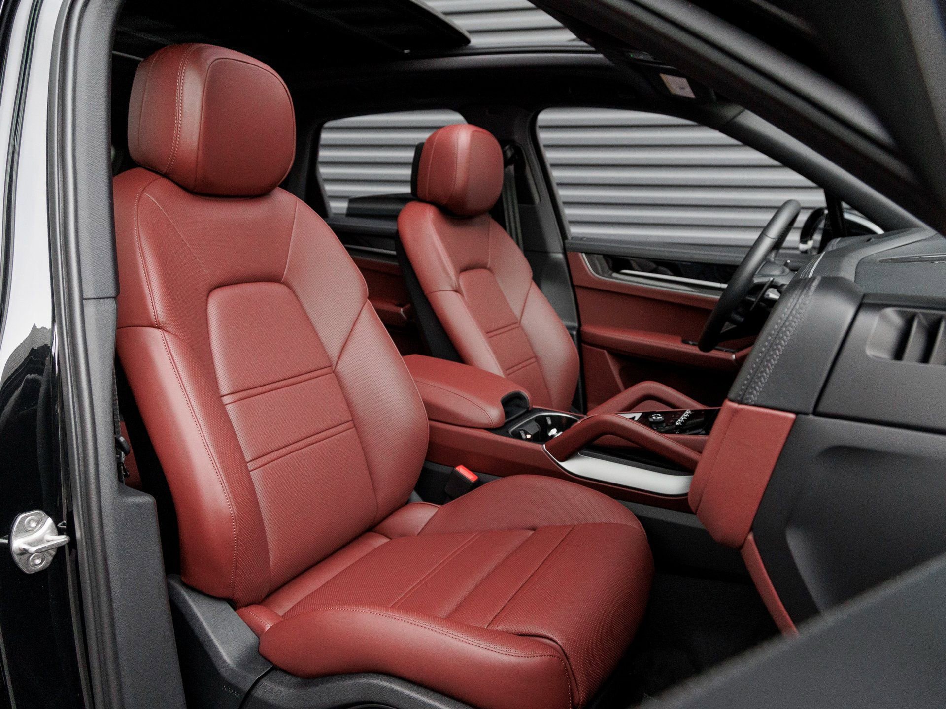 New 2026 Porsche Cayenne S image 31