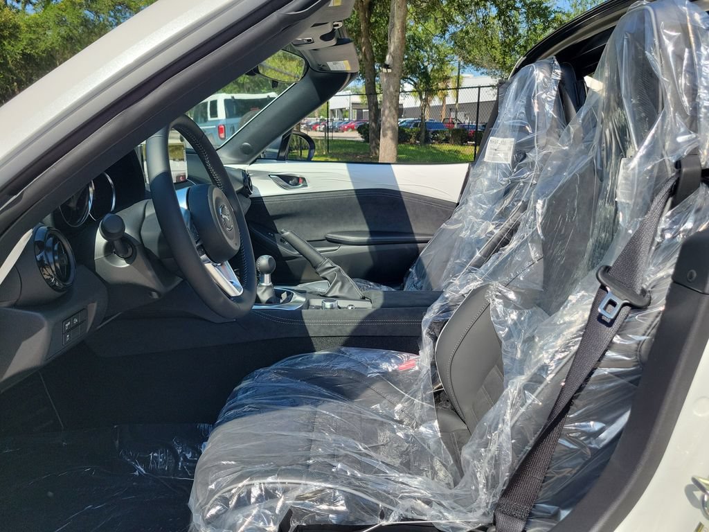 New 2026 MAZDA MX-5 Miata RF Club w/ Interior Package RWD image 2