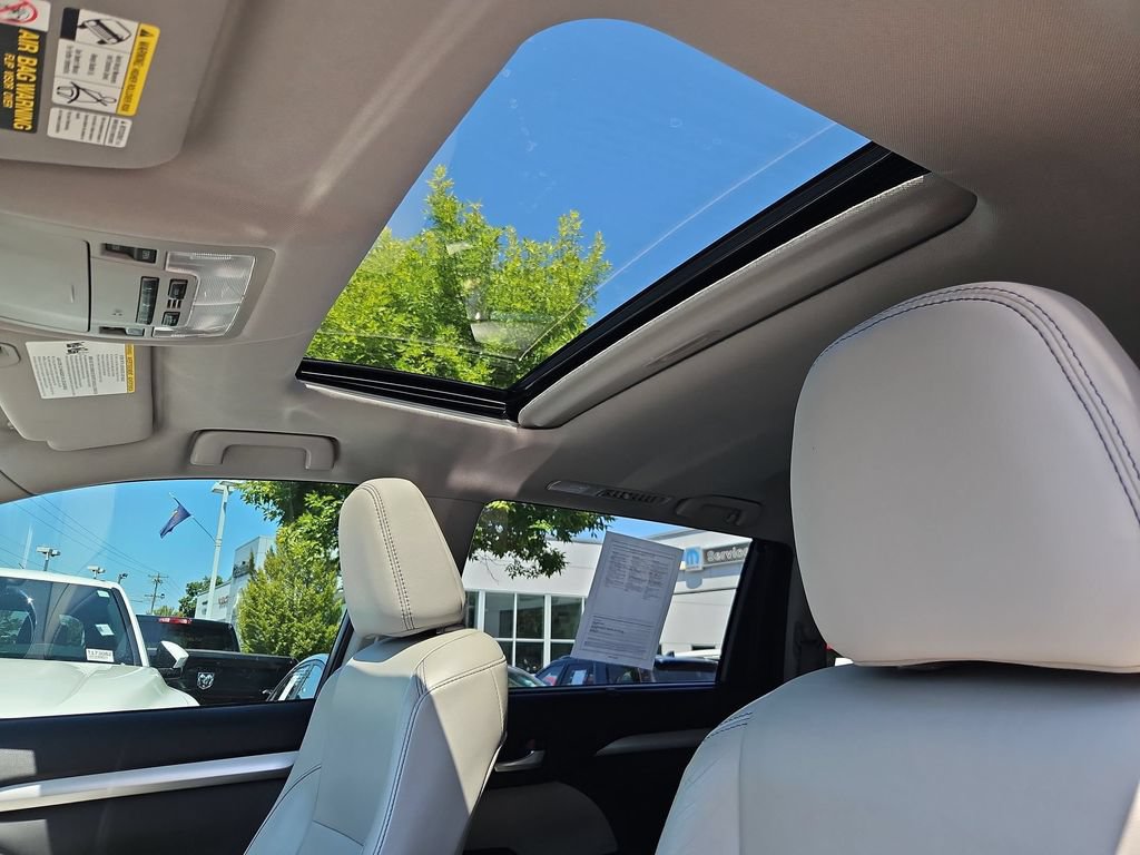 Used 2015 Toyota Highlander XLE AWD/4WD image 28