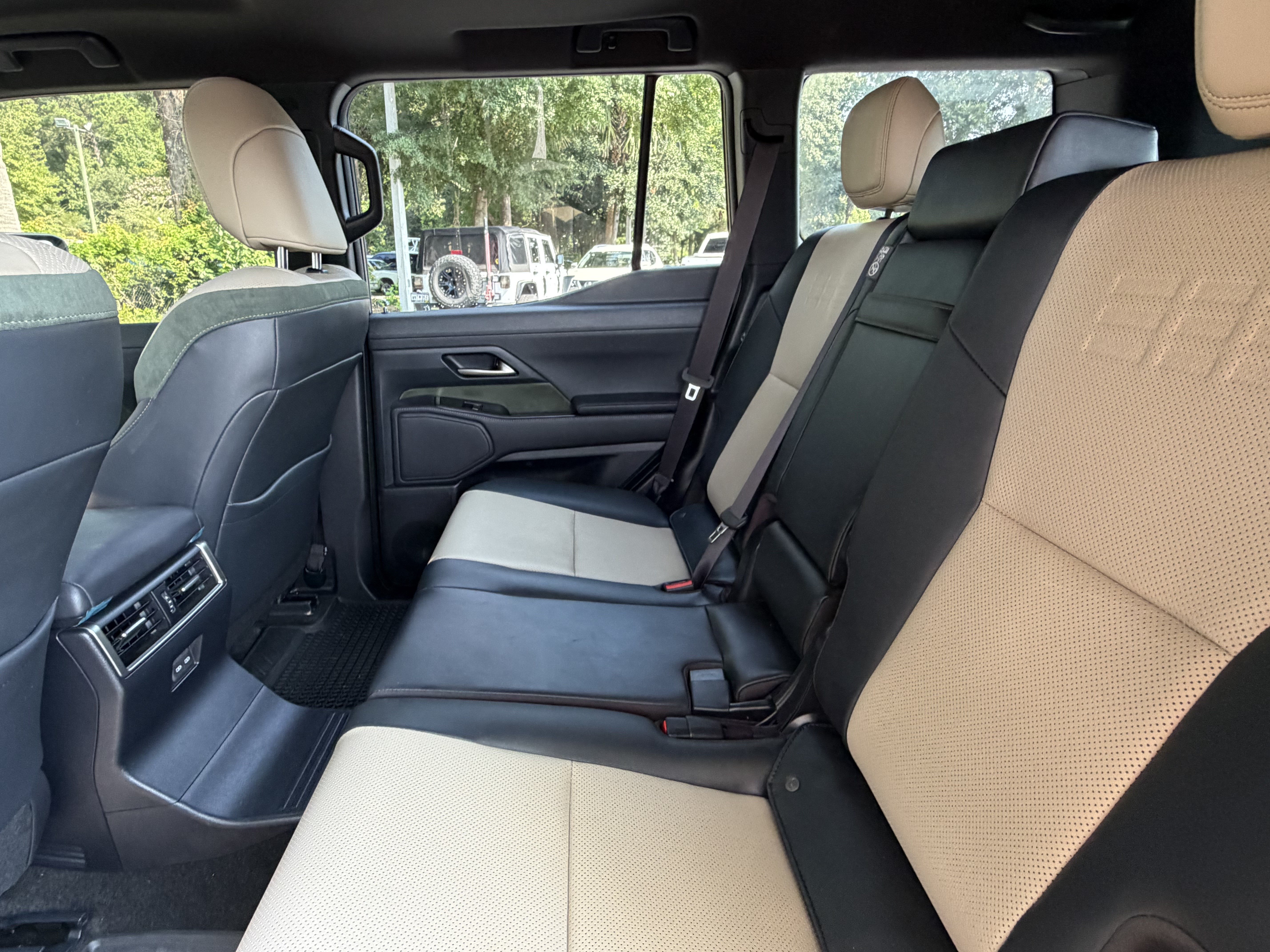 Certified 2025 Lexus GX 550 AWD/4WD image 32
