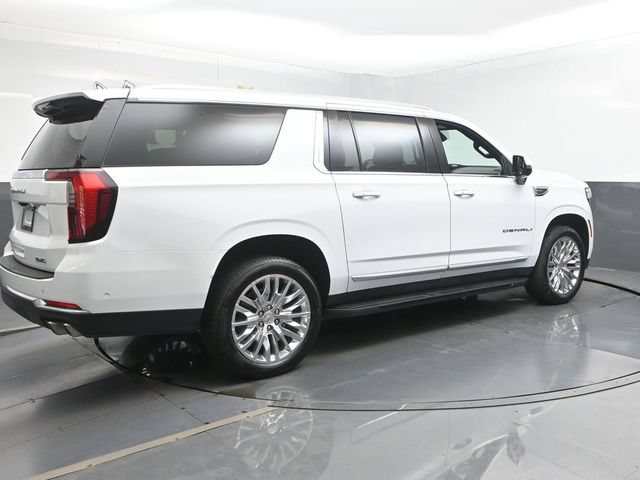 Used 2025 GMC Yukon XL Denali AWD/4WD image 49