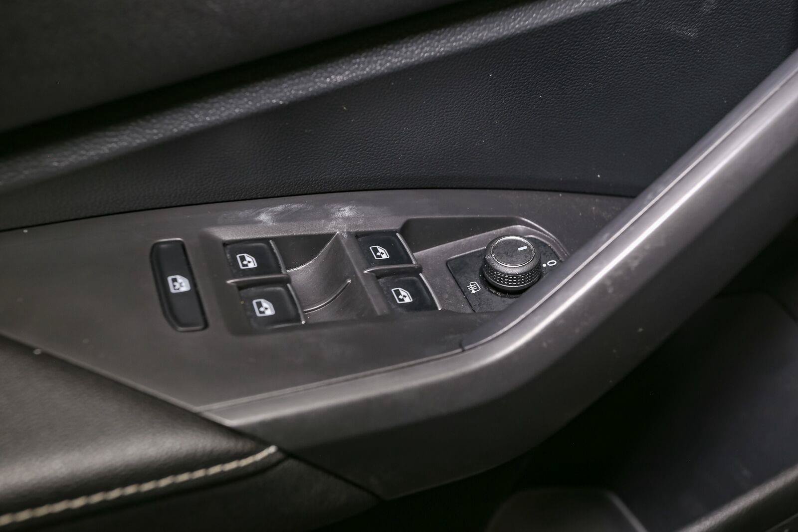 Certified 2023 Volkswagen Jetta Sport FWD image 38