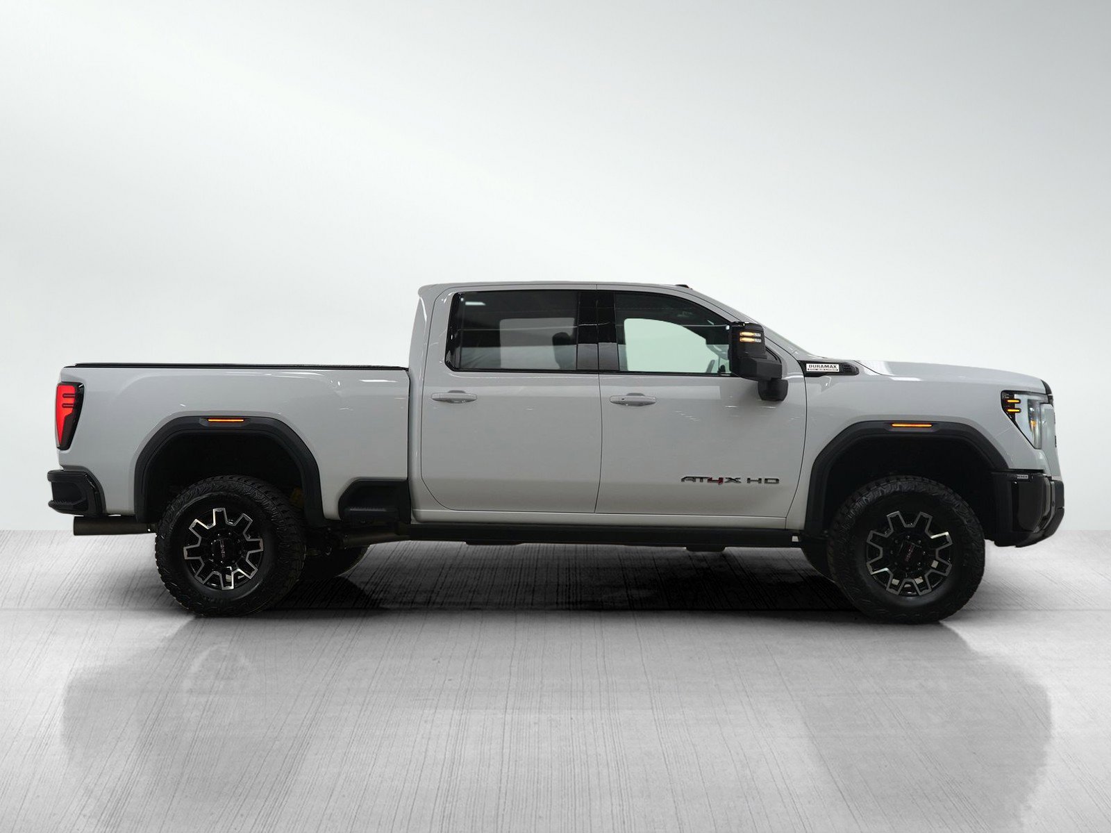 Used 2024 GMC Sierra 2500 AT4X image 6
