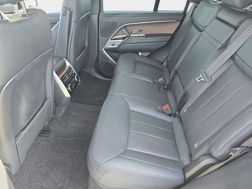 Used 2023 Land Rover Range Rover SE image 15