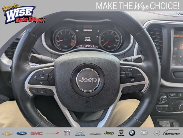 Used 2015 Jeep Cherokee Trailhawk w/ Comfort/Convenience Group AWD/4WD image 11