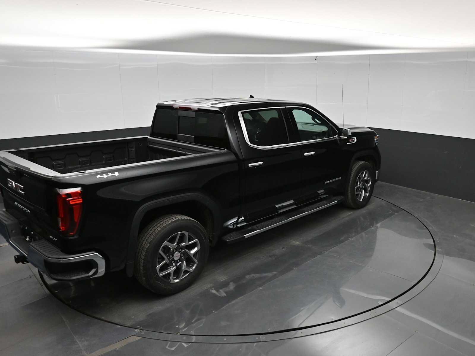 New 2026 GMC Sierra 1500 SLT w/ SLT Premium Package AWD/4WD image 31