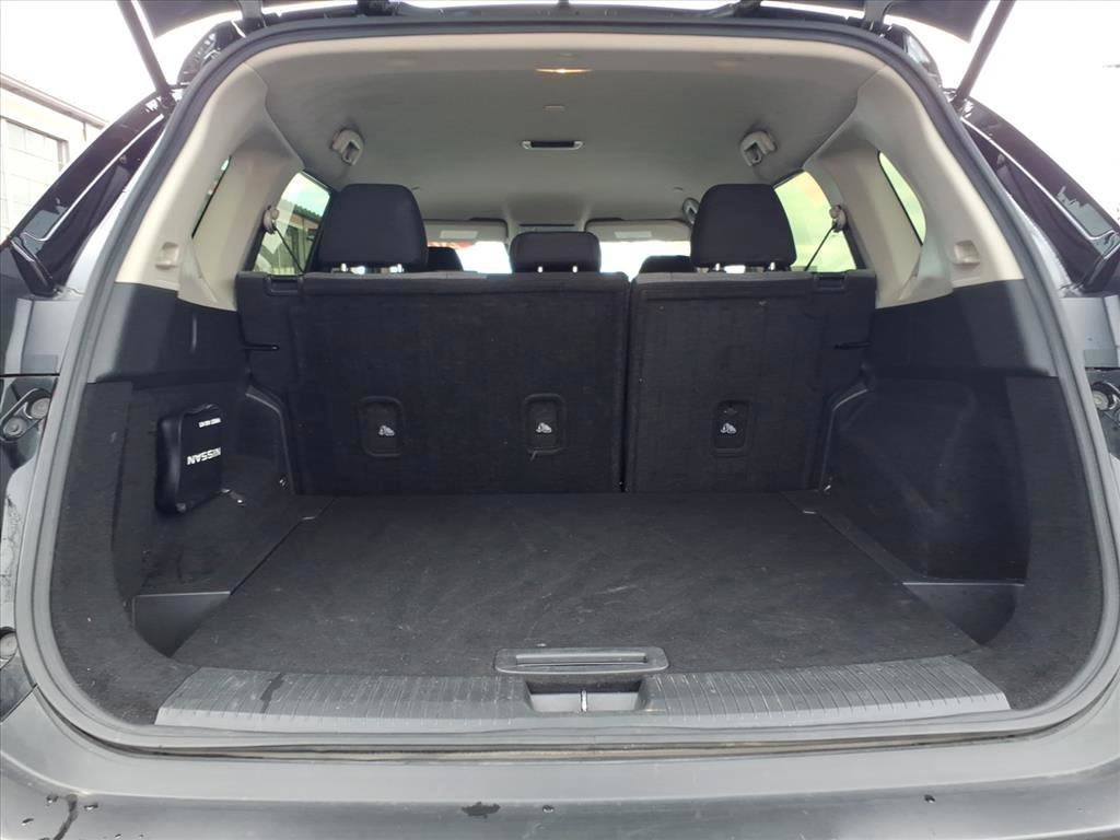 Used 2023 Nissan Rogue SV image 11