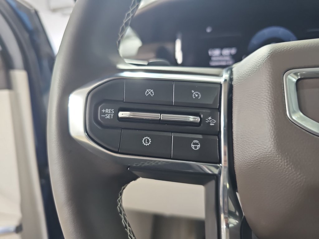 Certified 2024 GMC Acadia Denali w/ Super Cruise Package AWD/4WD image 23
