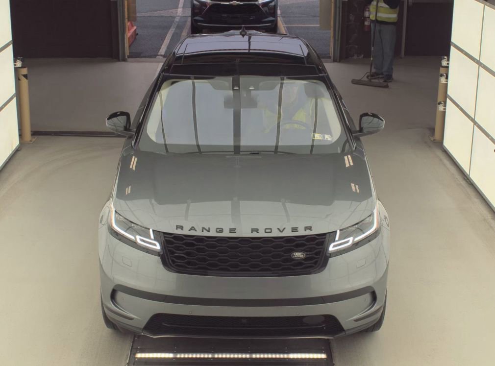 Used 2020 Land Rover Range Rover Velar S image 3