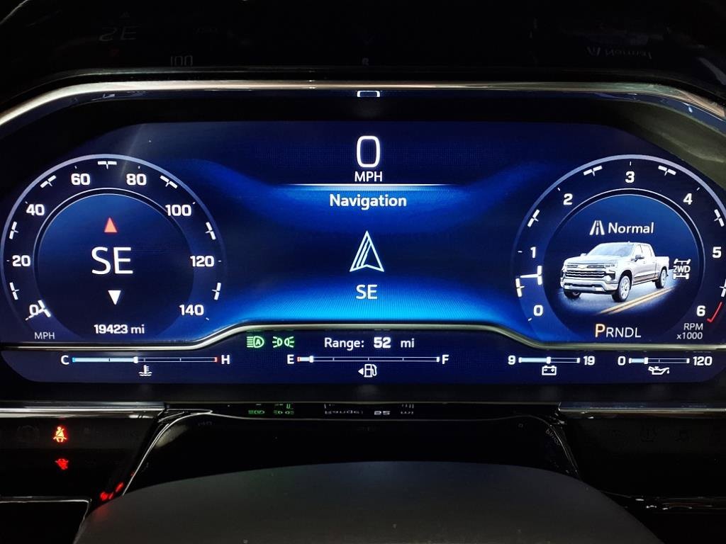 Used 2025 Chevrolet Silverado 1500 LT image 9