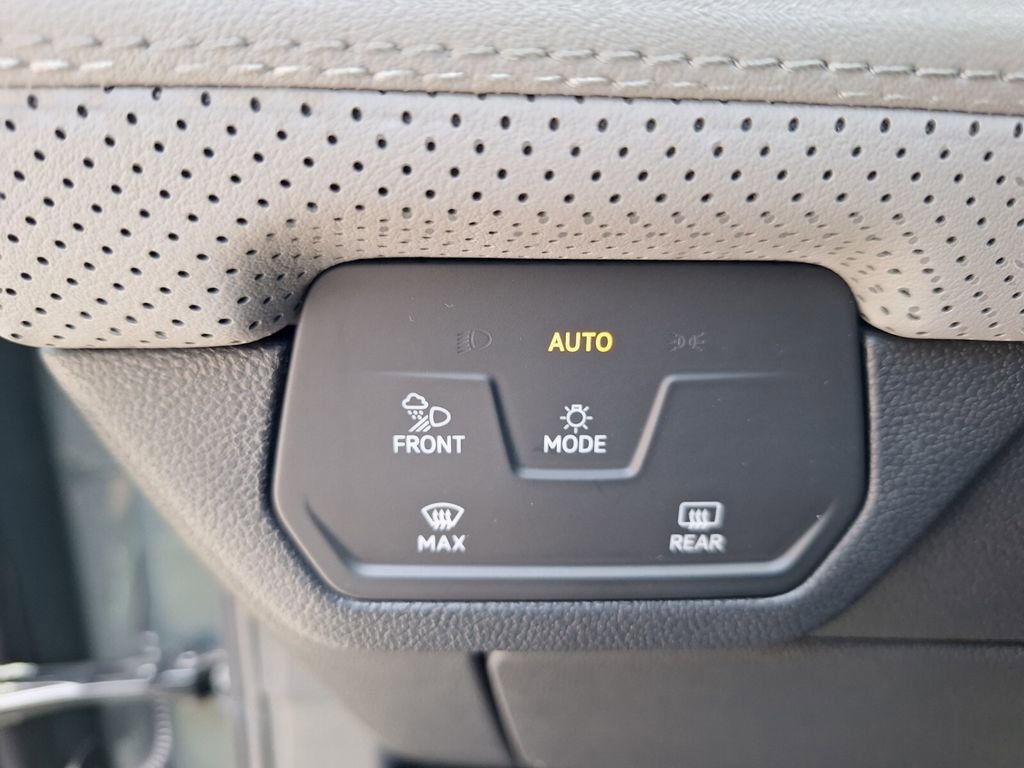 New 2026 Volkswagen Atlas Peak Edition image 12