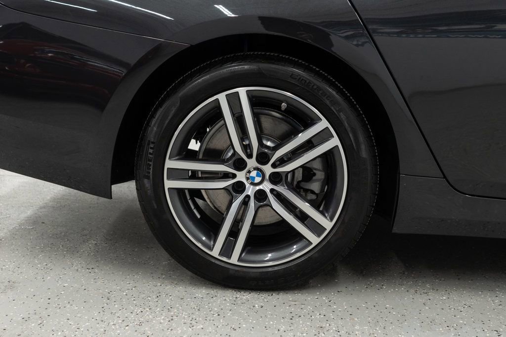 Used 2022 BMW 530i xDrive w/ Premium Package image 41