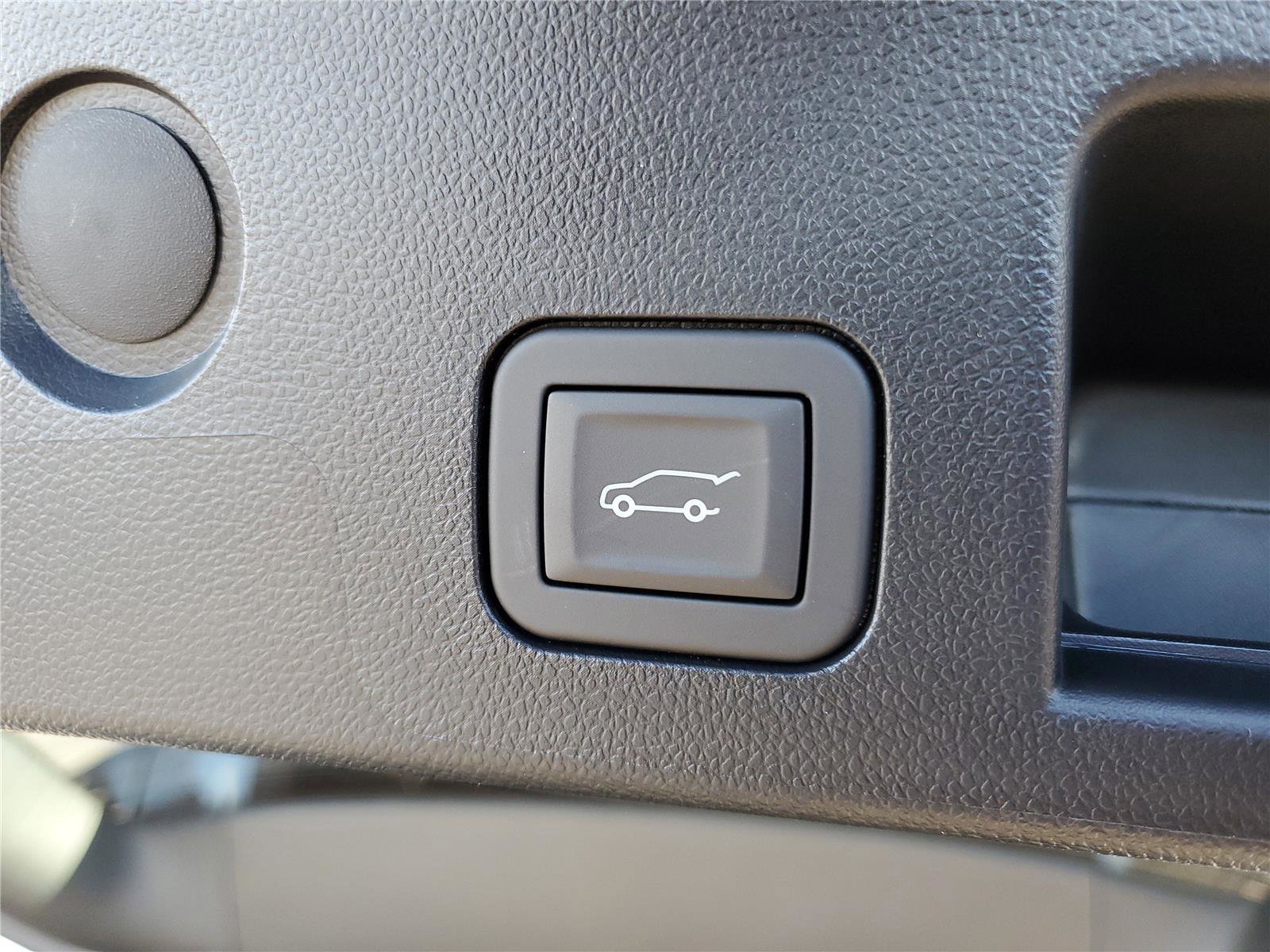 New 2026 GMC Terrain Elevation w/ Elevation Premium Package image 9