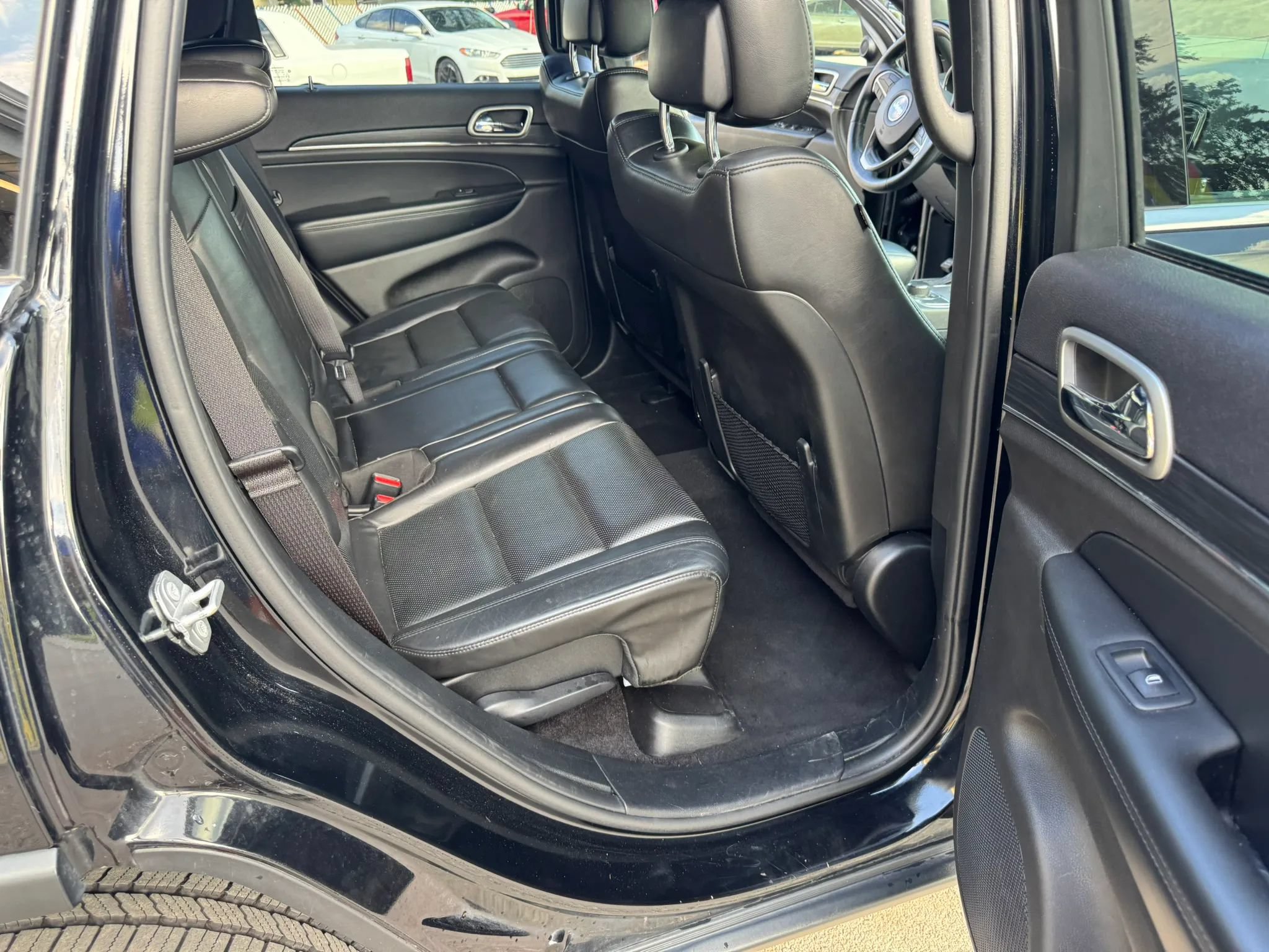 Used 2019 Jeep Grand Cherokee Limited w/ Luxury Group II AWD/4WD image 23