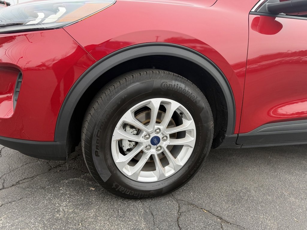 Used 2020 Ford Escape SE image 11