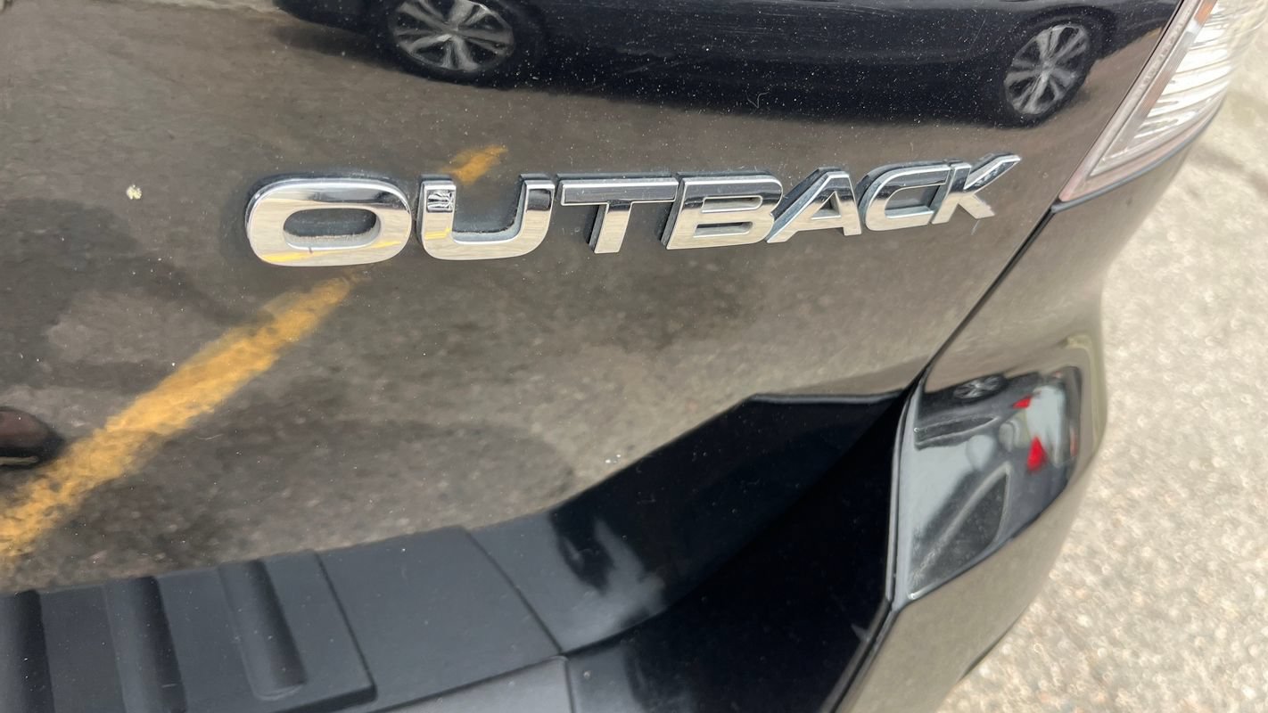 Used 2014 Subaru Outback 2.5i Limited w/ Moonroof Package AWD/4WD image 26
