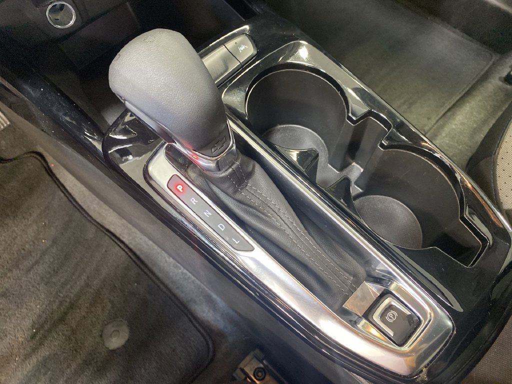 Certified 2025 Chevrolet Trax LT FWD image 21
