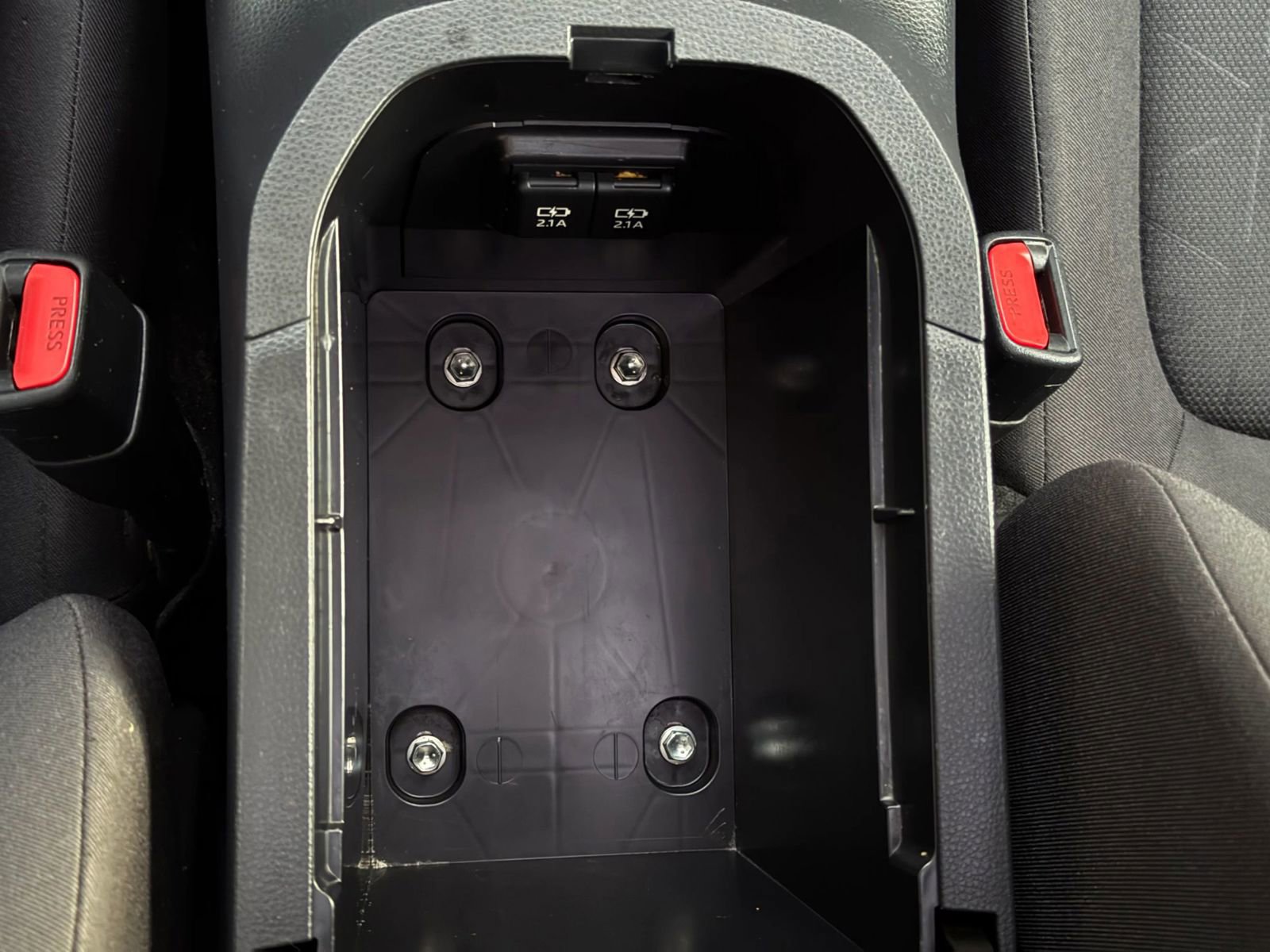 Used 2019 Toyota RAV4 XLE w/ Convenience Package FWD image 40