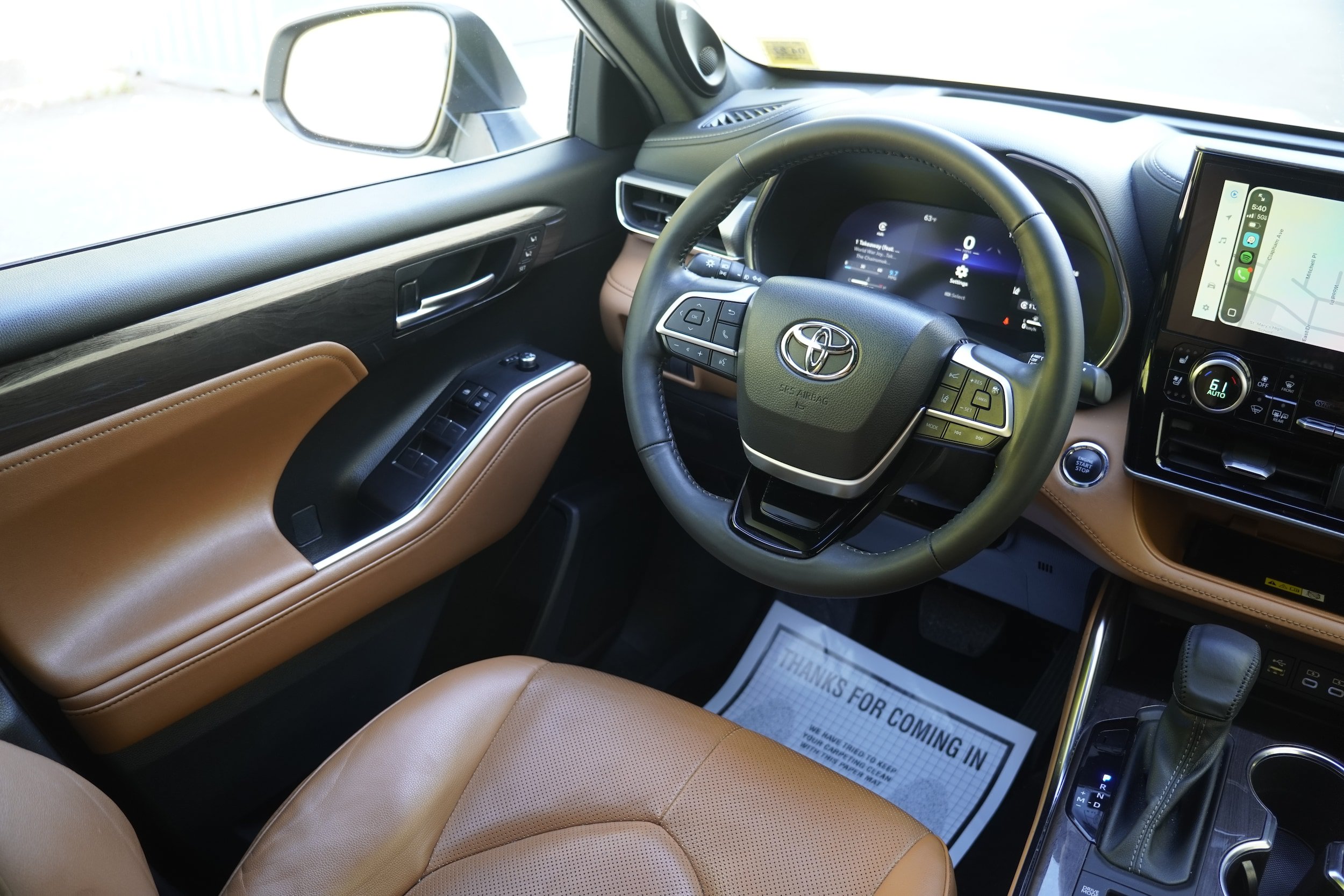 Used 2023 Toyota Highlander Platinum AWD/4WD image 22