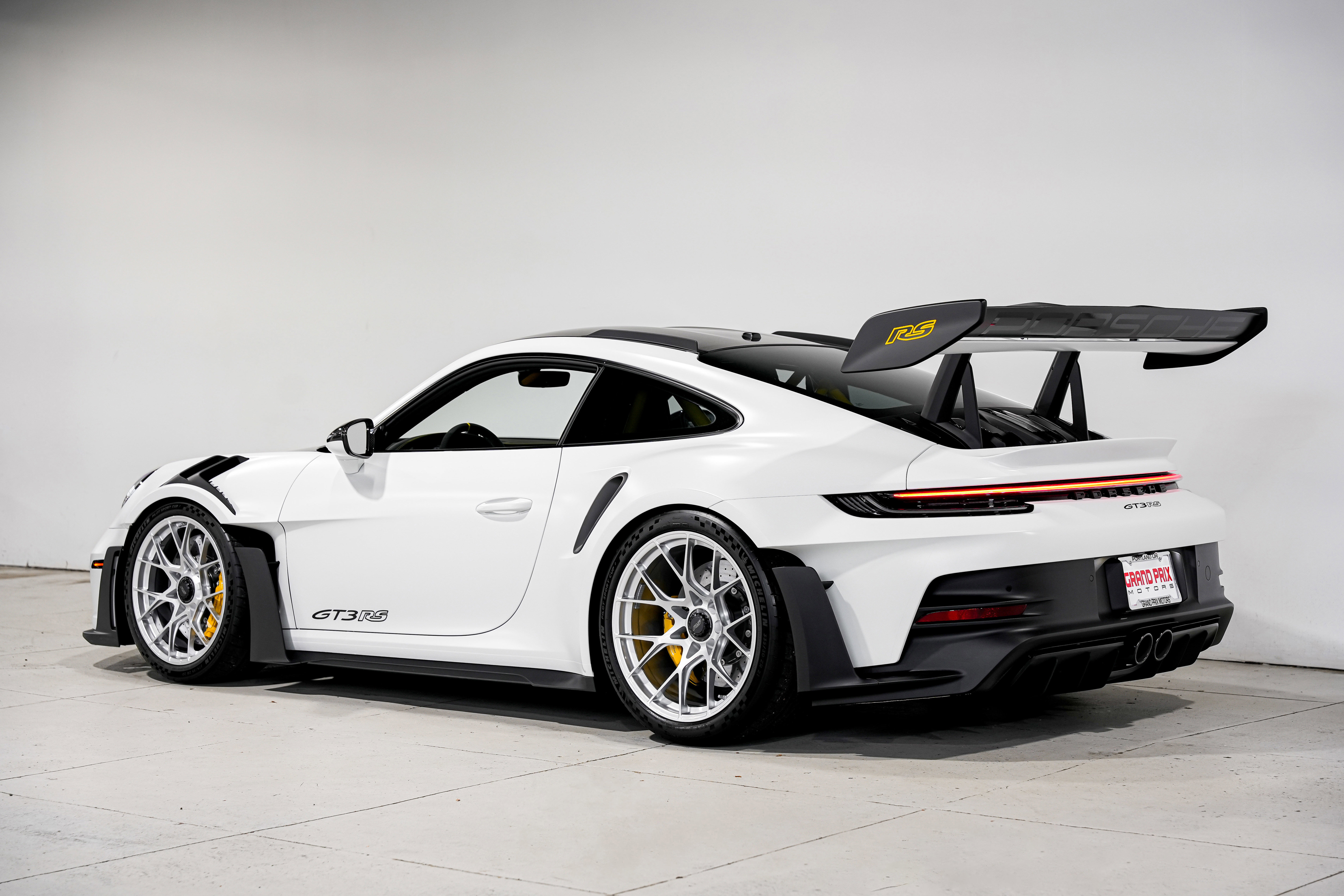 Used 2025 Porsche 911 GT3 RS image 8