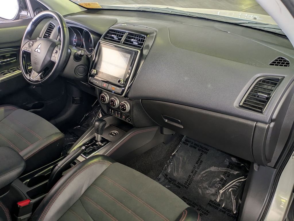 Used 2025 Mitsubishi Outlander Sport SE AWD/4WD image 29