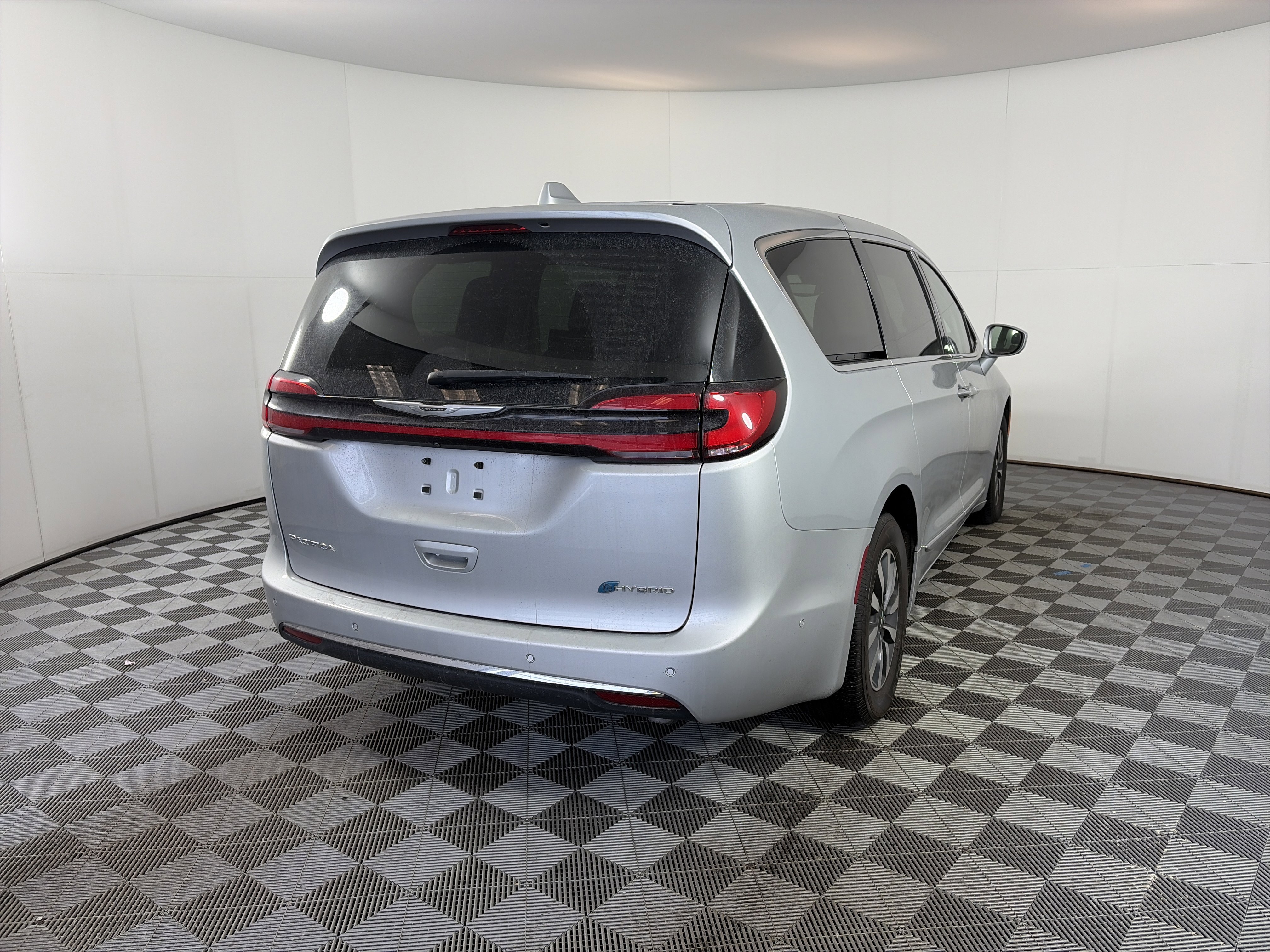 Used 2022 Chrysler Pacifica Limited image 11