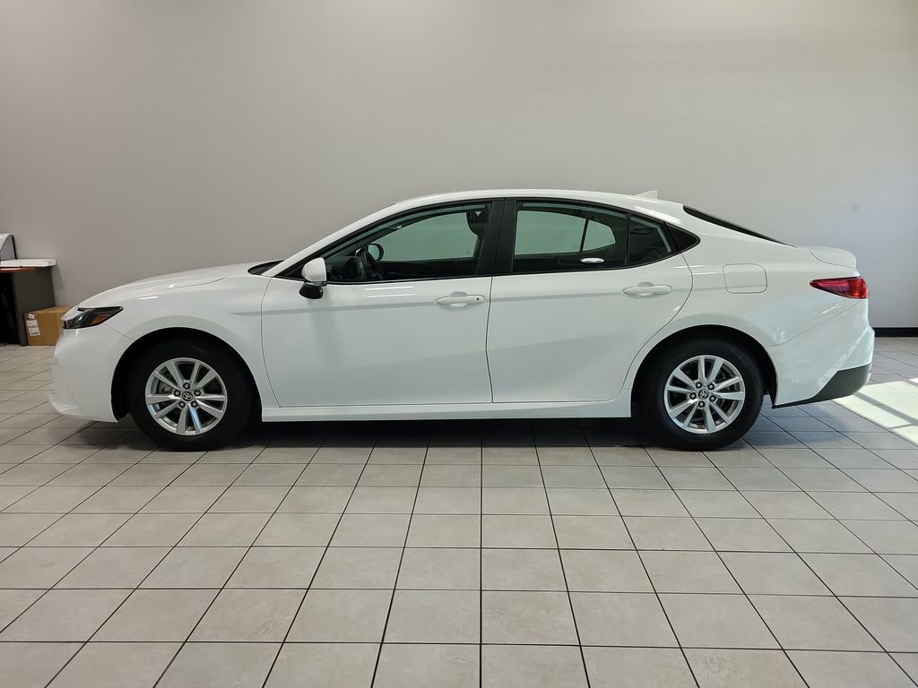Used 2025 Toyota Camry LE FWD image 7