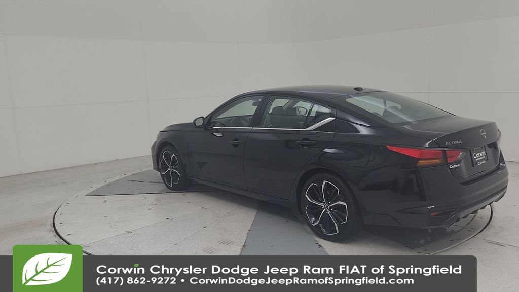 Used 2025 Nissan Altima 2.5 SR image 12