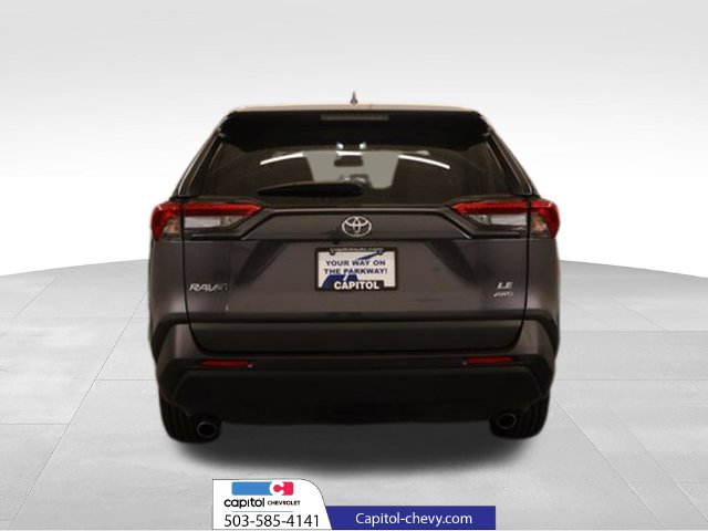Used 2022 Toyota RAV4 LE AWD/4WD image 4
