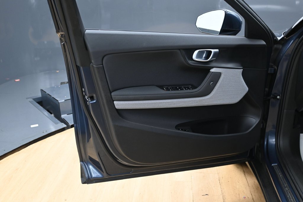 Used 2024 Polestar Polestar 2 AWD/4WD image 34