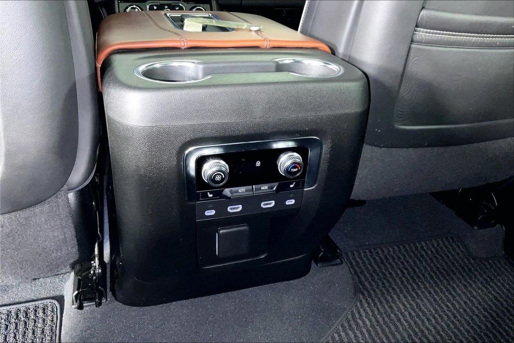 Used 2024 GMC Yukon XL Denali Ultimate image 34