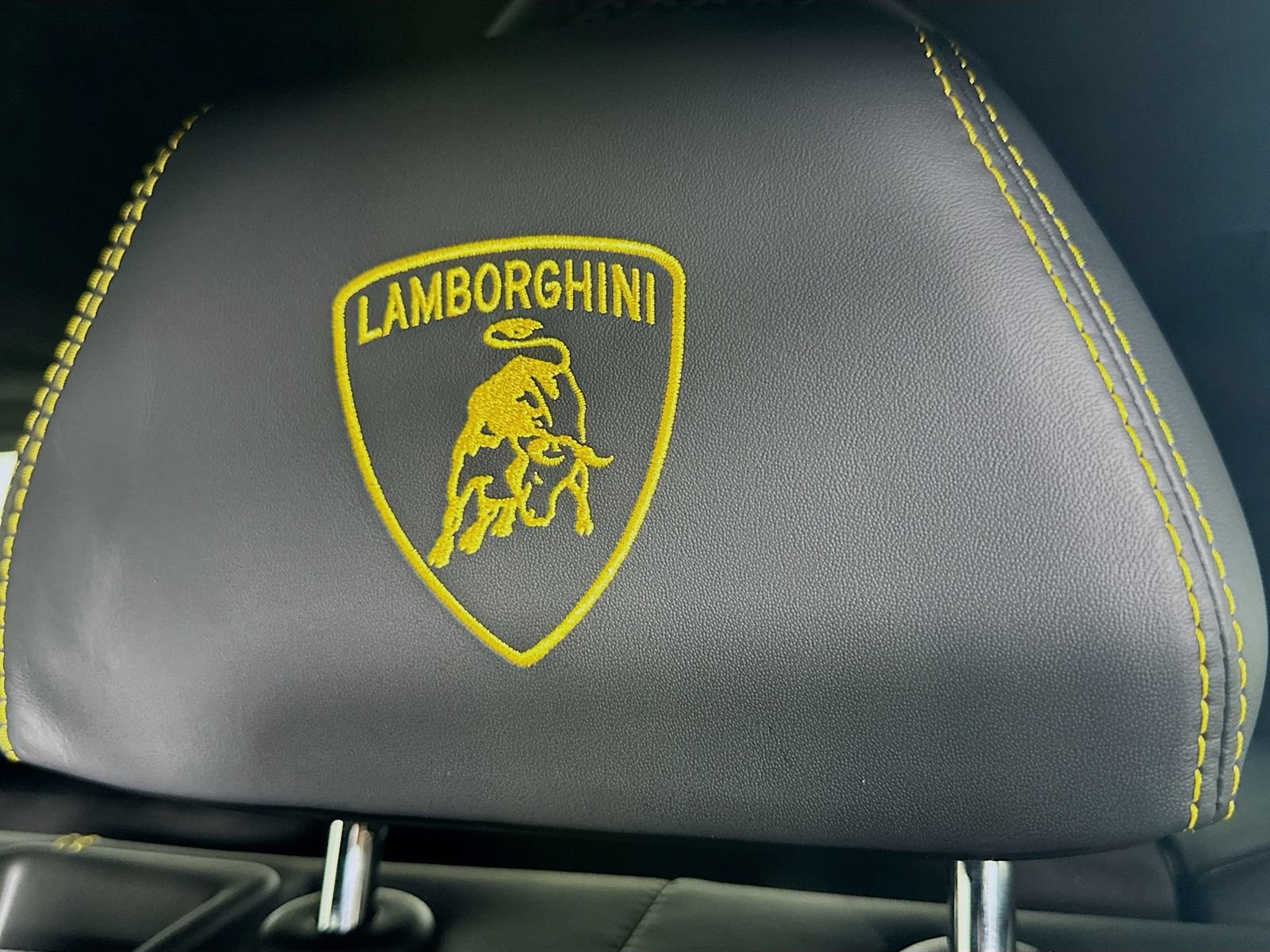 Used 2024 Lamborghini Urus S AWD/4WD image 65