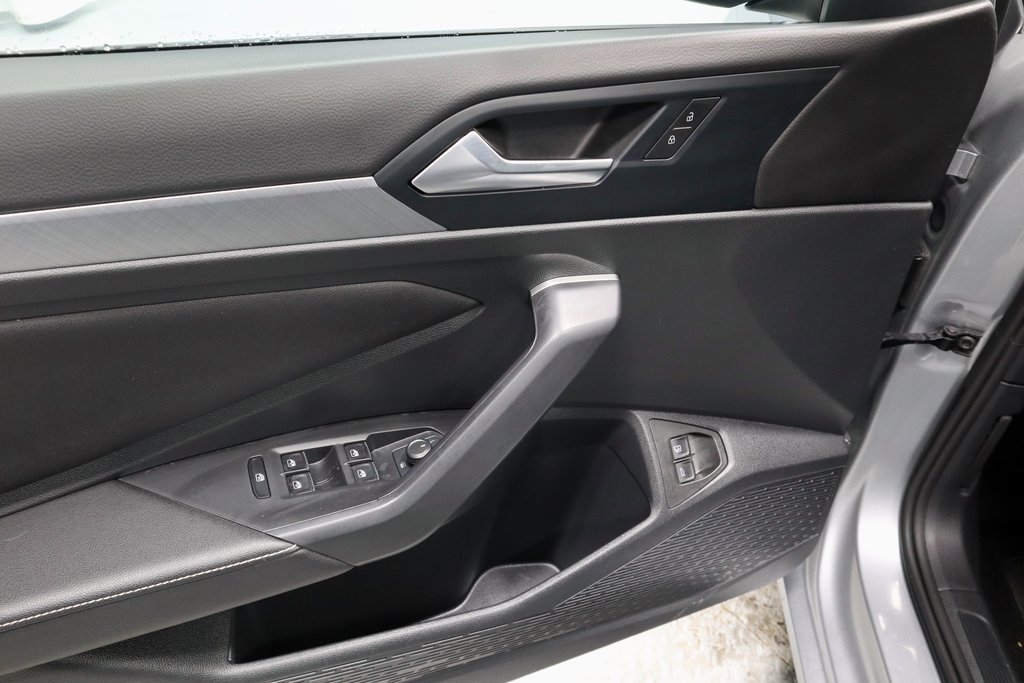 Used 2024 Volkswagen Jetta SE image 23